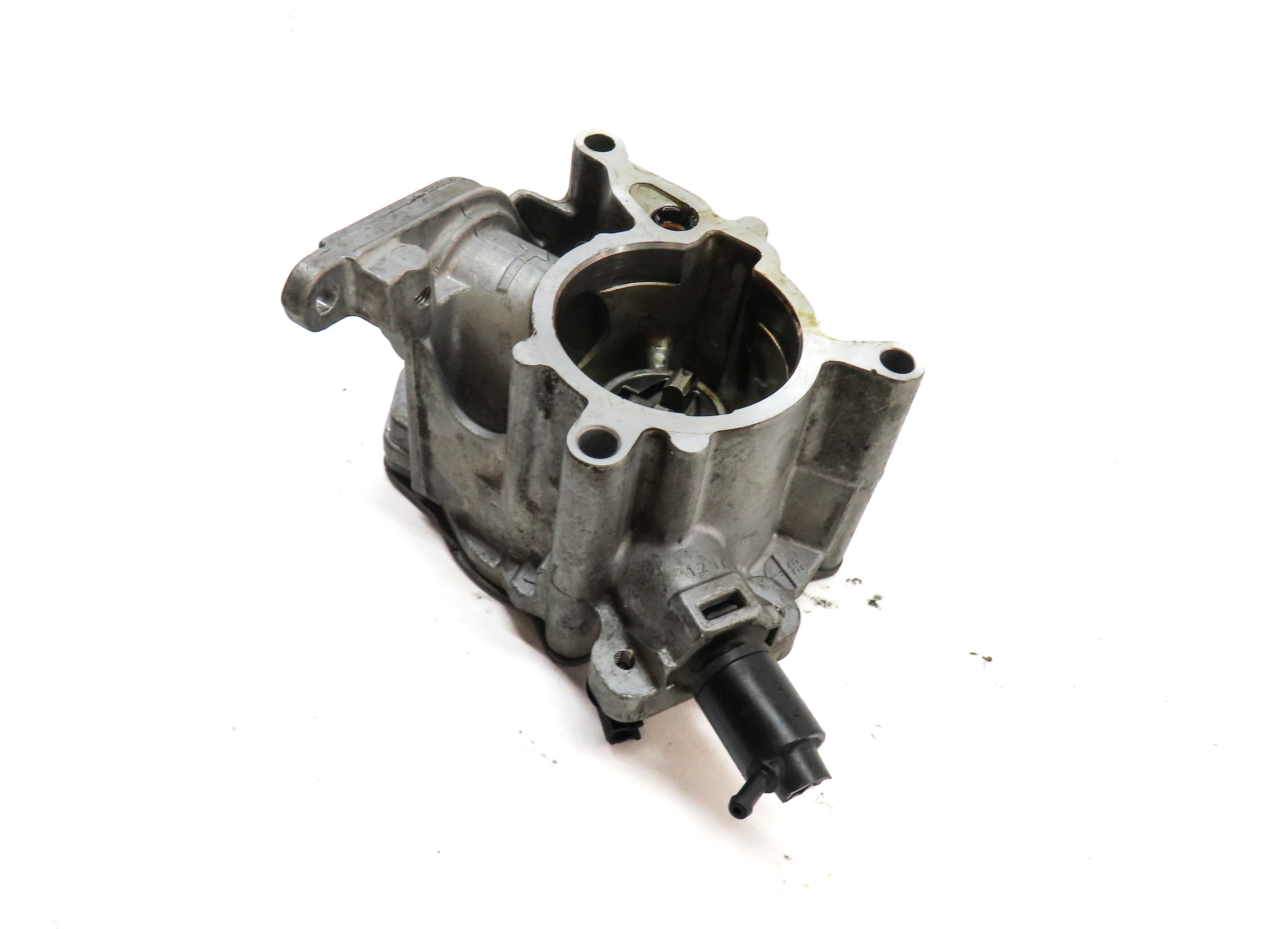 2015-2018 AUDI Q3 (8U) 2.0L CCTA TURBO ENGINE BRAKE VACUUM PUMP — exact item pictured